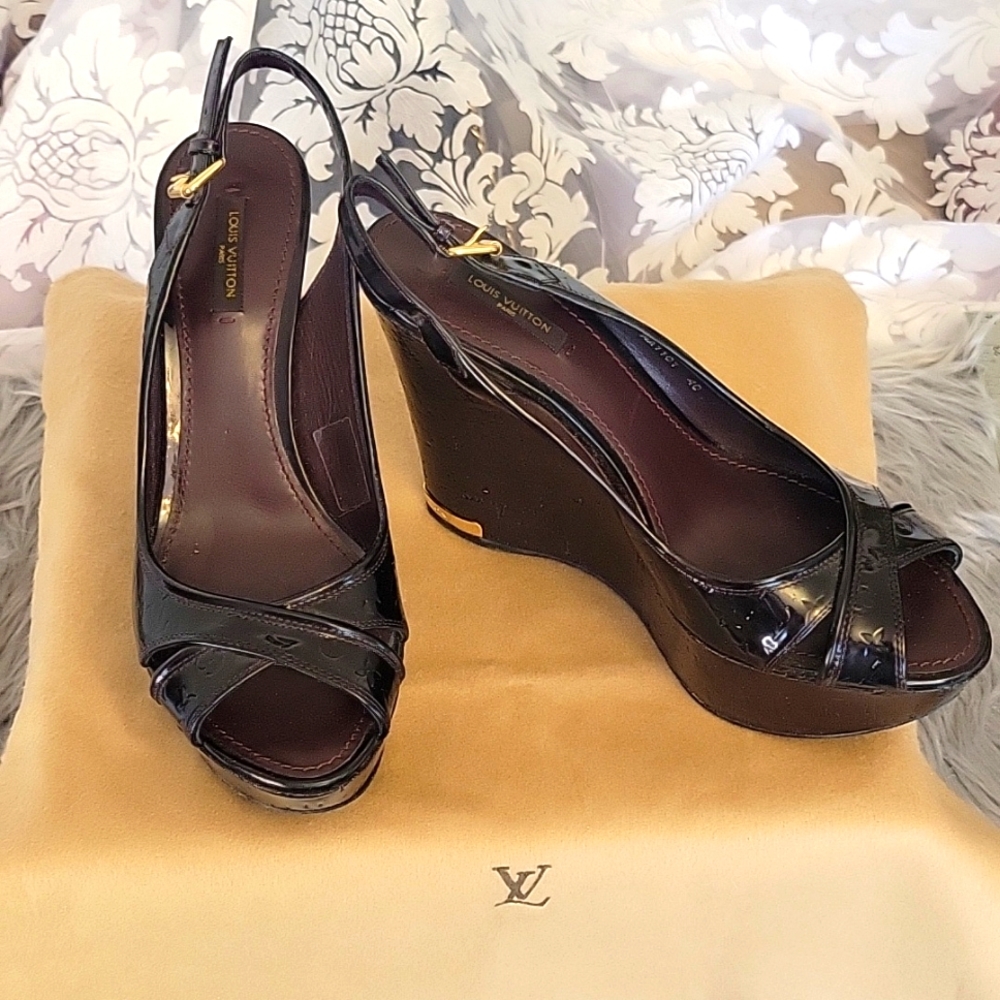 LV Amarante Monogram Vernis Pantheon Wedge Sandals
